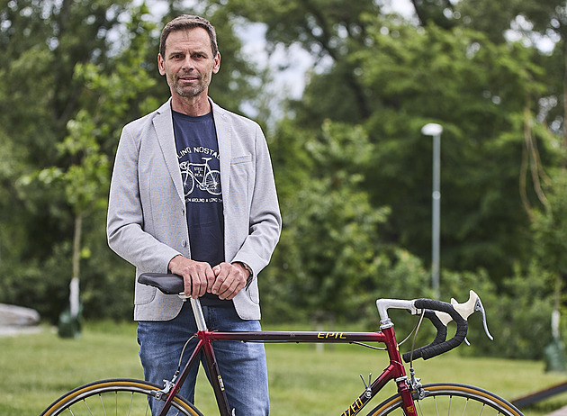 Svoradova premiéra. V Jizerských horách vyzkouší gravel: Odvaluje lépe než horské