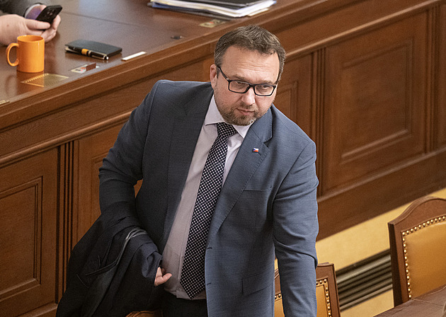 Přidání lidem pracujícím ve veřejném sektoru bude muset vyřešit až nová vláda