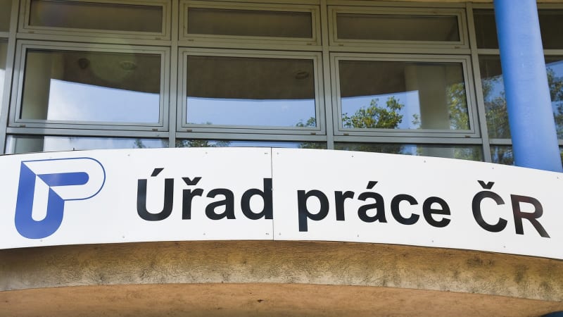 Nezaměstnanost narostla jen mírně, jak je v září obvyklé. Je to dobré, raduje se Jurečka