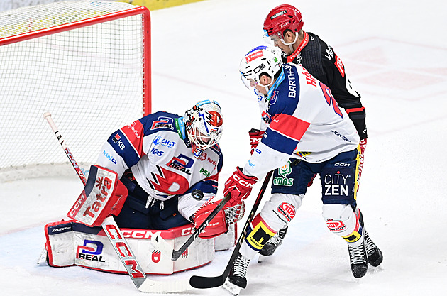 ONLINE: Pardubice otevřely skóre v derby. Sparta vede nad lídrem, Litvínov s Brnem