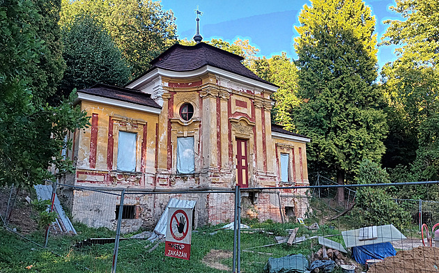 Gloriet už není strašidelná kulisa. Obec mění barokní klenot Českého středohoří