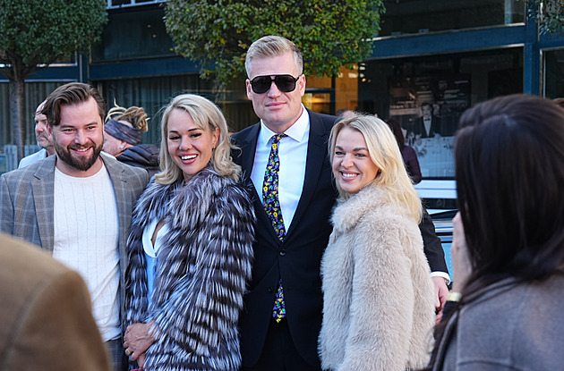 Macinka, Chlad i spanilá jízda veteránů. Turek ve Varech velkolepě slaví jubileum