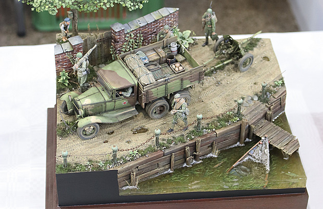 Tanky, diorámata, lodě i lokomotivy. Modeláři ukázali špičkovou práci