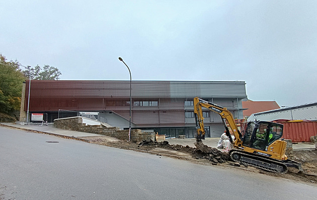 Po Horácké aréně v Jihlavě se dokončuje rekonstrukce hokejové haly také v Třebíči