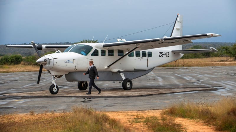 Letecké neštěstí v Keni. Po zřícení stroje plného turistů zahynulo 12 lidí, příčina je nejasná