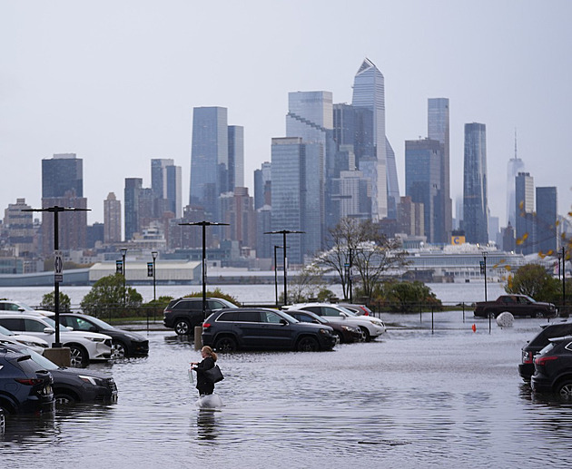 New York pod vodou, dva mrtví. V Central Parku déšť překonal rekord z roku 1917