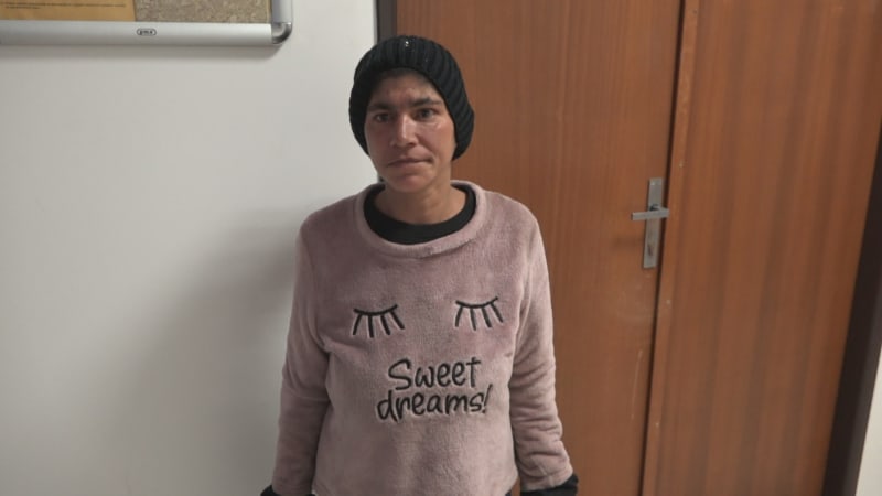 Krutý případ ze Slovenska: Matka osmi dětí týrala bezdomovkyni, ta pro ni musela žebrat