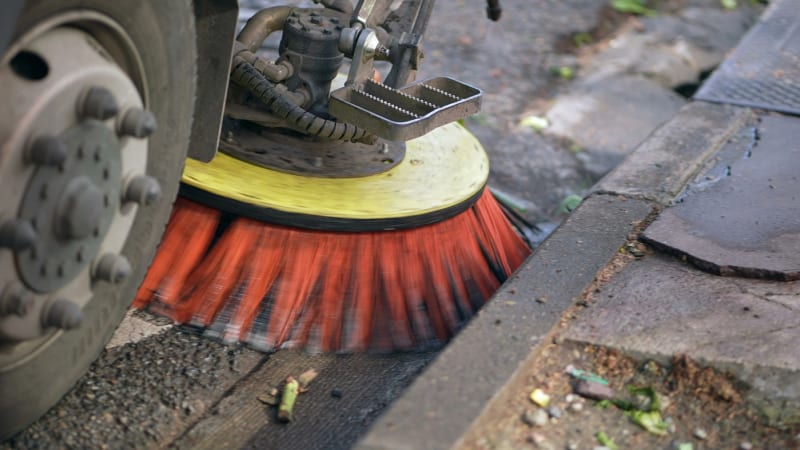 Zametací stroj zabil v Anglii mladého mechanika. Stále vidíme jeho úsměv, uvedla u soudu rodina