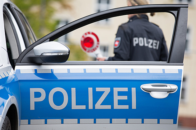 Němci zadrželi po příjezdu z Česka člena Hamásu. Sháněl zbraně pro útoky