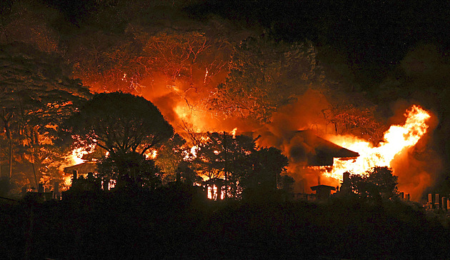 VIDEO: „Rozšířil se mrknutím oka.“ Největší městský požár v Japonsku za půl století