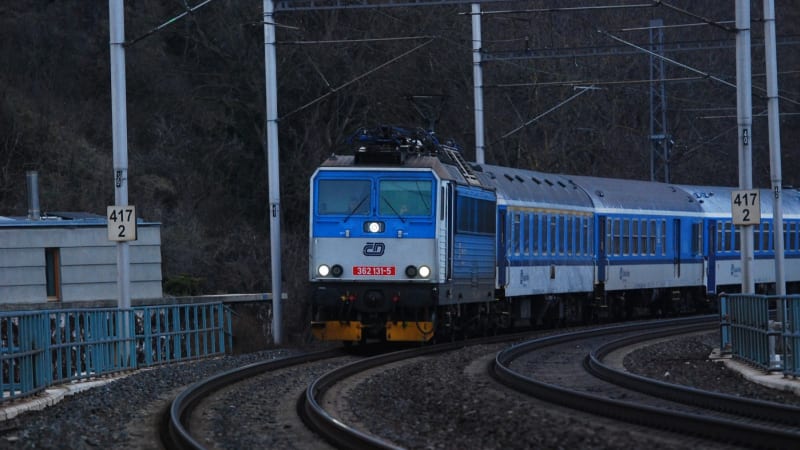 Srážka rychlíku s osobním vlakem na Českobudějovicku: Desítky zraněných, dva těžce