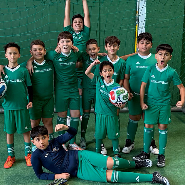 Odporné! Rakušan a spol. odsoudili rasistické urážky romských dětí fanoušky