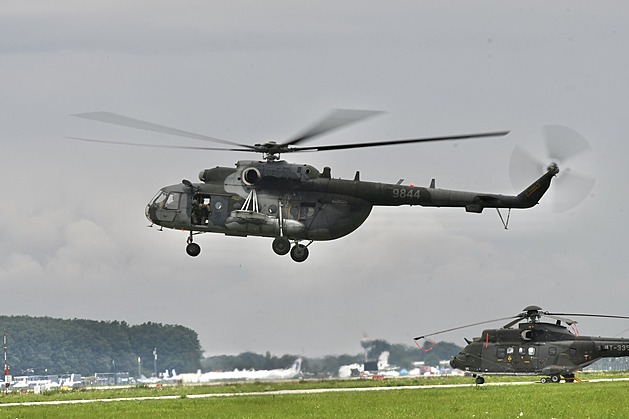 Kvůli ruskému náletu musely preventivně vzlétnout české vrtulníky v Polsku