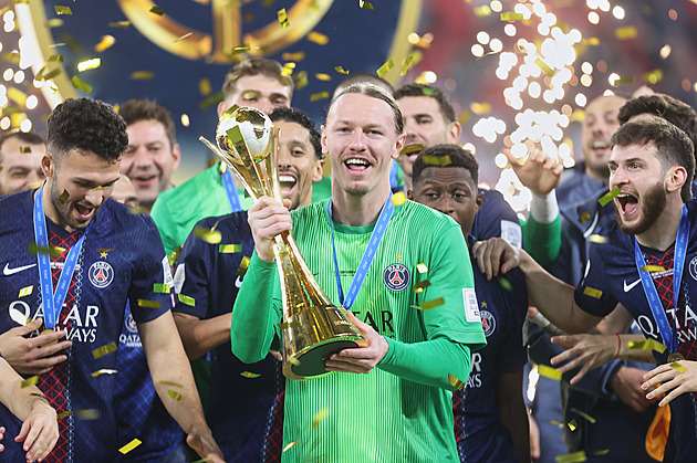 Odstavili Donnarrumu, teď PSG znovu mění brankáře. Safonov je po finále za hrdinu