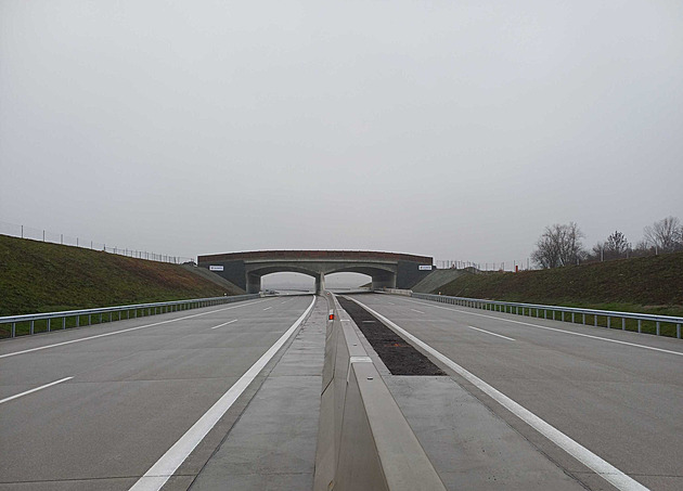 Po téměř šedesáti letech konečně hotovo. Silničáři zprovozní poslední úsek D1