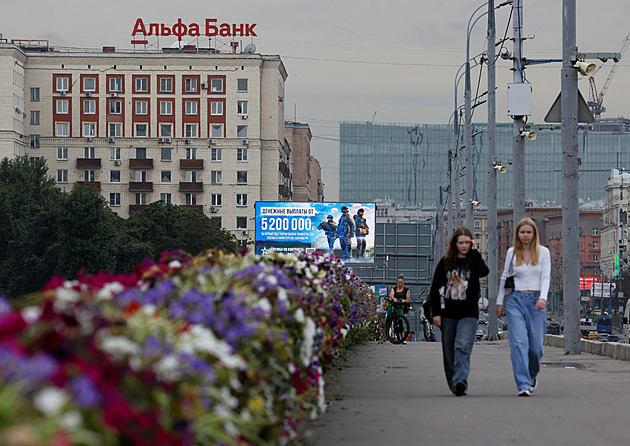 V Moskvě opět zahřměly výbuchy na ulici, na které byl zabit generál. Zemřeli tři lidé