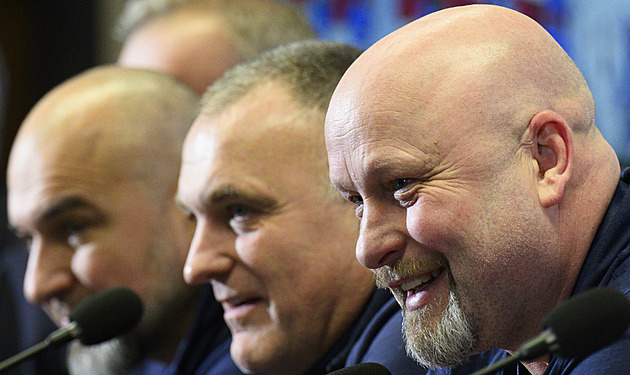 Augusta se ptal: Hele, neměli by trochu přidat? A pak se junioři chytli kolem ramen