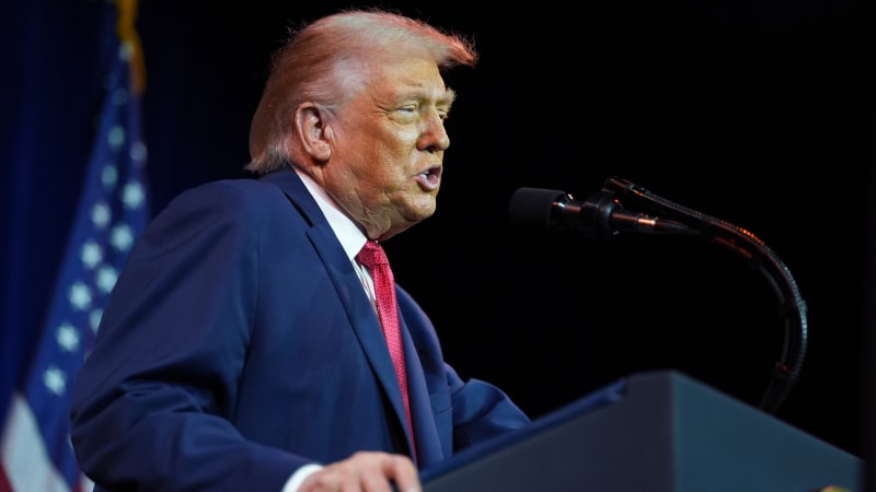 Blíží se další úder USA? Pomoc je na cestě, pokračujte v protestech, vyzval Trump Íránce