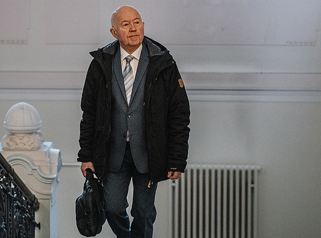 Dopustil se sexuálního nátlaku, řekl soud o psychiatrovi. Uložil mu půl roku vězení