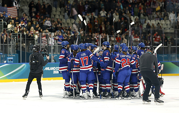 Nezvyklý zvuk i menší prostor. Hokejisty na olympiádě překvapila ledová plocha