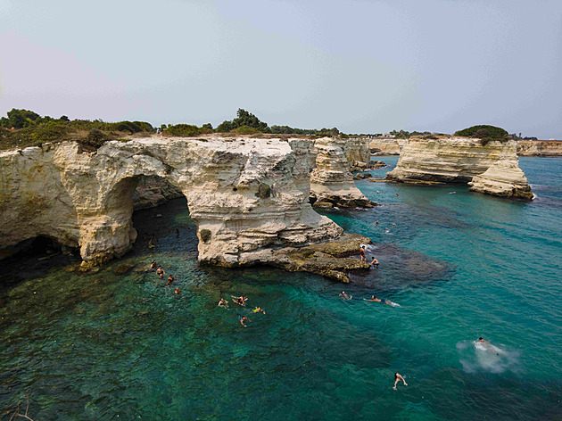 V Itálii se zřítil slavný Oblouk lásky, skalní útvar zničila bouře