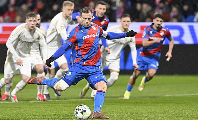 ONLINE: Plzeň - Sparta 0:0, domácí Vydra zahazuje penaltu, hosty dál drží Surovčík