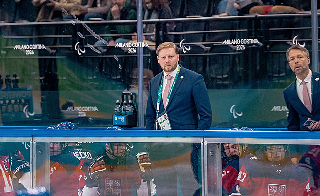 Od tříměsíční práce k životnímu projektu. Trenér parahokejistů o saních i respektu