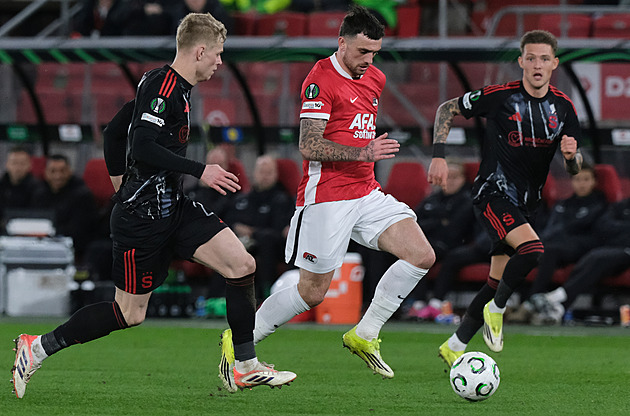 ONLINE: Sparta - Alkmaar, v základu Uchenna i Sochůrek, Haraslín je na lavičce