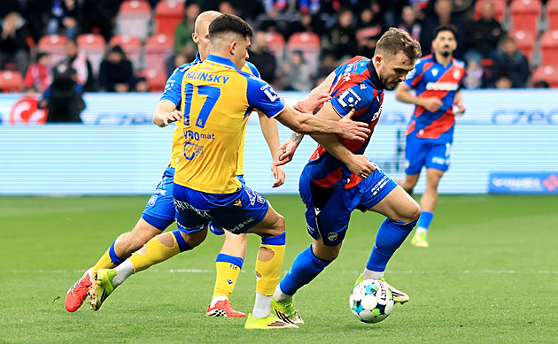 ONLINE: Plzeň - Teplice 2:1, drama v závěru, červená karta a gól Kadlece v nastavení