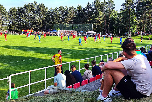 Obviněný rozhodčí Tomanec vystoupil z FAČR, fotbalisté Startu Brno jsou bez výplat