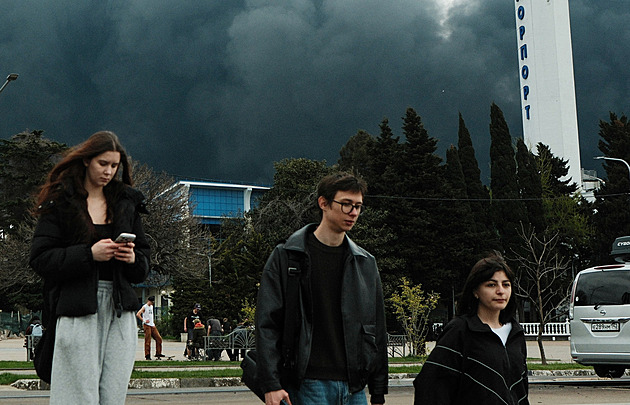 Ropný déšť nad Tuapse. Údery na ruskou rafinerii způsobily ekologické škody