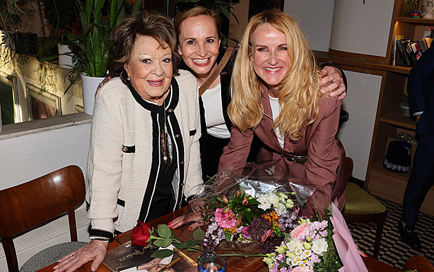 A jede se furt dál! Bohdalové přišla pogratulovat k dokumentu řada celebrit