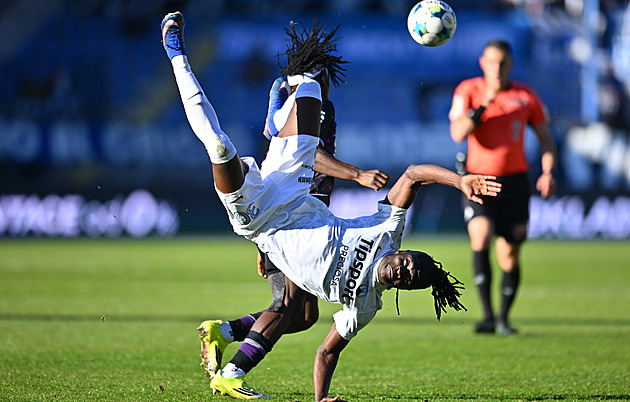 ONLINE: Liberec - Slavia 1:2, brzké snížení ve druhé půli. Pak jdou domácí do deseti