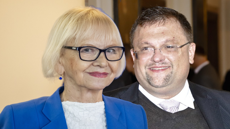 Macinka dokončuje poradní tým. Přijdou bývalý hradní protokolář Forejt a diplomatka Filipi