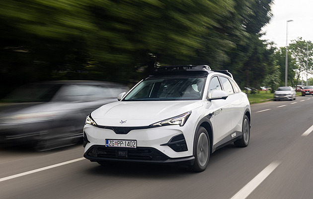 Chorvatsko jako první v Evropě spustilo komerční robotaxi. Láká první zákazníky