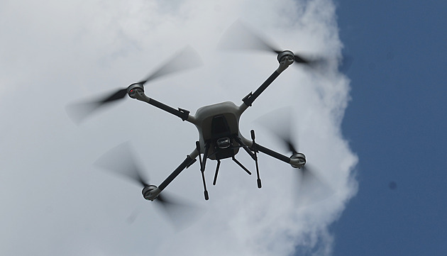 Bezletovou zónu nad Masarykovým okruhem narušil dron, doprava je zatím klidná