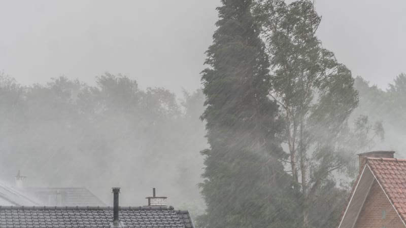 Udeří silné bouřky, ženou se i kroupy a lijáky. Výstražná MAPA varuje, kde bude nejhůř