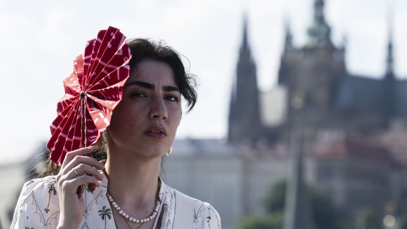 MAPA varuje, kde bude největší výheň. Udeří i silné bouřky, platí extrémní výstraha