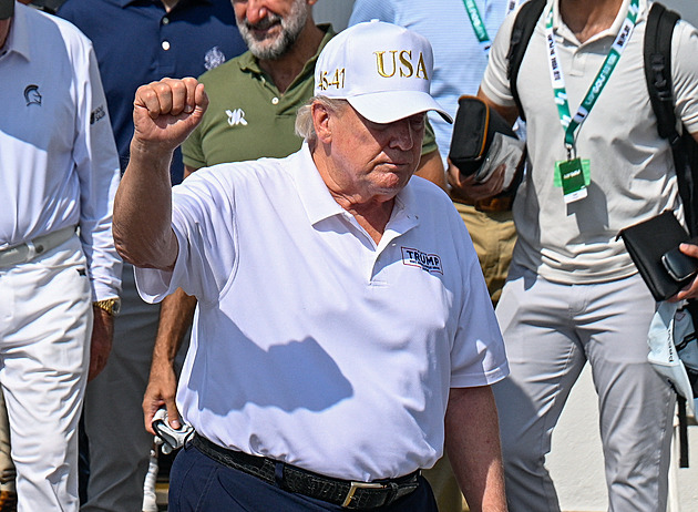 Trump chce rozdělit kombinovanou vakcínu. Lékaři varují před návratem spalniček