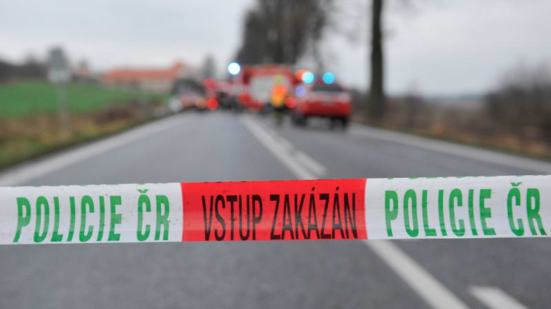 Tragická nehoda autobusu na Chomutovsku: Po srážce s autem zahynuli nejméně tři lidé