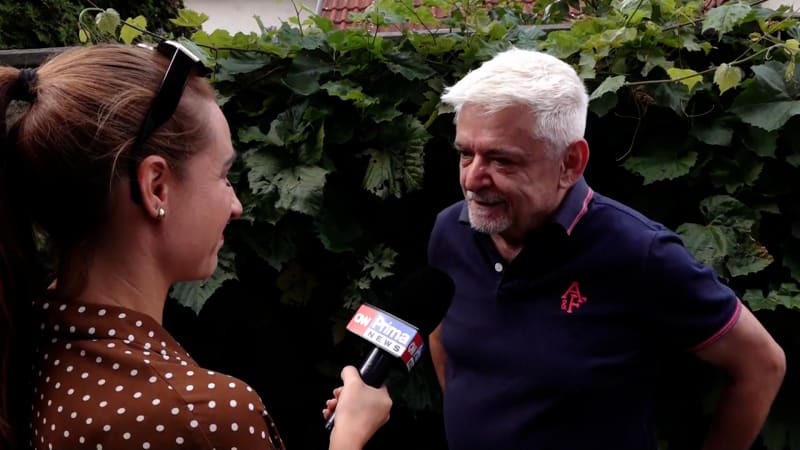 Být dědečkem je pro mě pořád nezvyk, přiznává Suchánek. Vnuka hodlá rozmazlovat