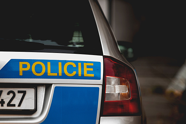 Řidič na Novojičínsku přejel opilého chodce a ujel. Pátrá po něm policie