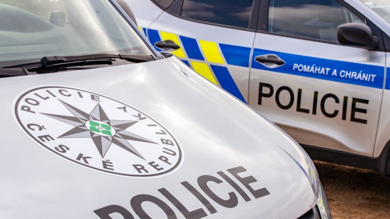 Zabiju, koho uvidím, měl vyhrožovat student v Praze. Na střední školu spěchali policisté