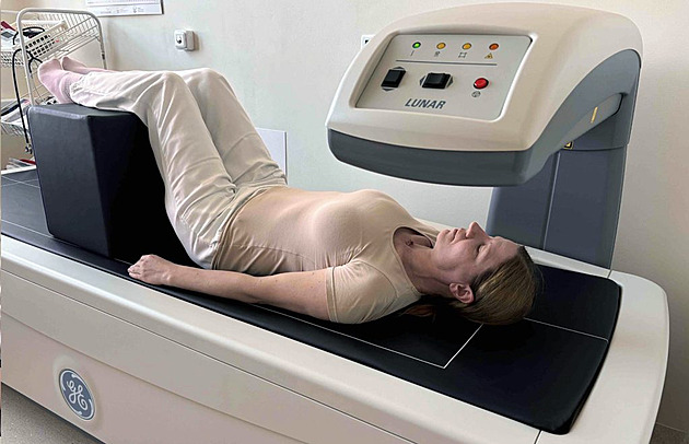 Přibyly desetitisíce Čechů s osteoporózou. Odhalila je lepší diagnostika