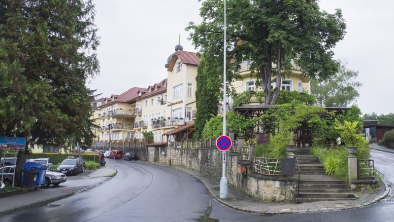Epidemie v luhačovických lázních: Onemocněly desítky lidí, zařízení nesmí přijímat klienty