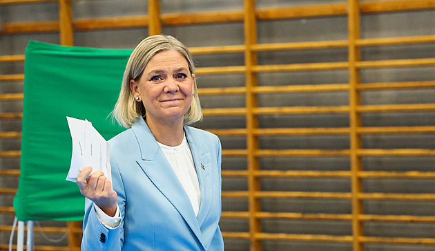 Švédi vybírají novou vládu, poprvé by v ní mohla zasednout krajní pravice