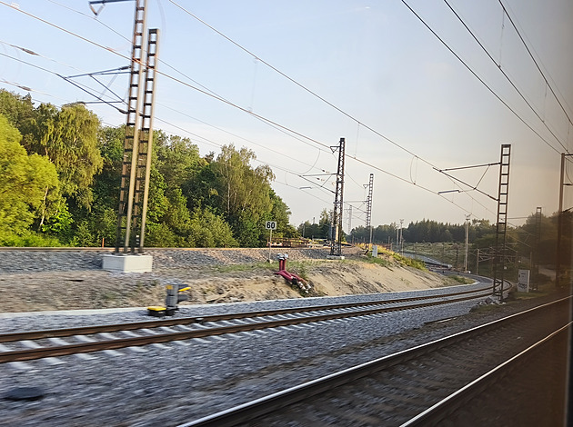 Dva měsíce skluz. Modernizaci železnice v České Třebové komplikuje podloží