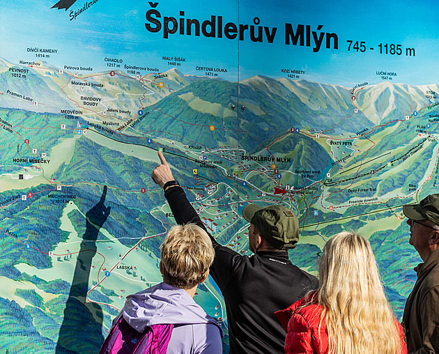 I jedenáct lidí do jednoho bytu. Špindlerovu Mlýnu před volbami přibývá obyvatelstvo