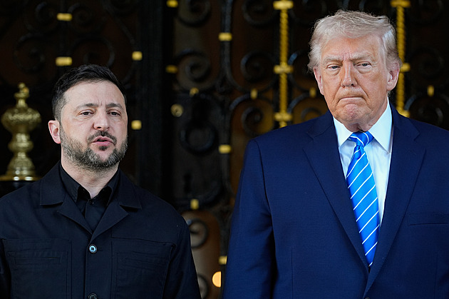 Trump: Nejsem fanda Zelenského, ukrajinské útoky na rafinerie jsou hanebné