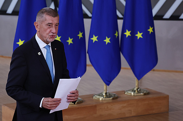 Trump nás dohodou s Putinem podrazil, prohlásil Babiš